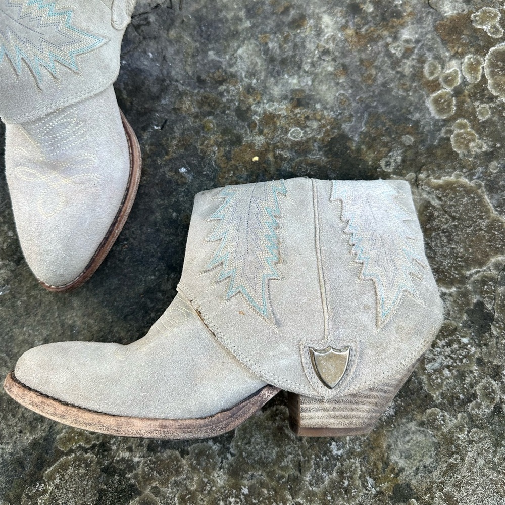 HTC Hollywood  Trading Company Cowgirl Boots Size 7
